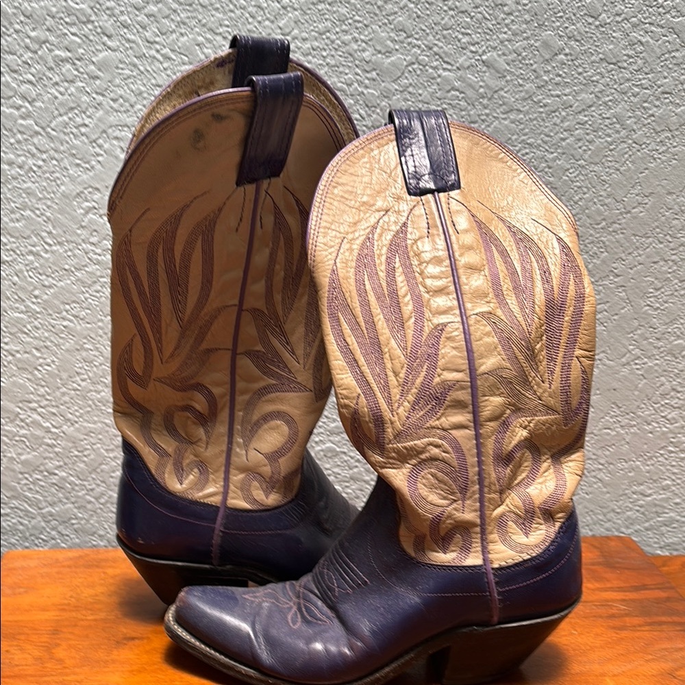 Sweet purple cowboy boots.